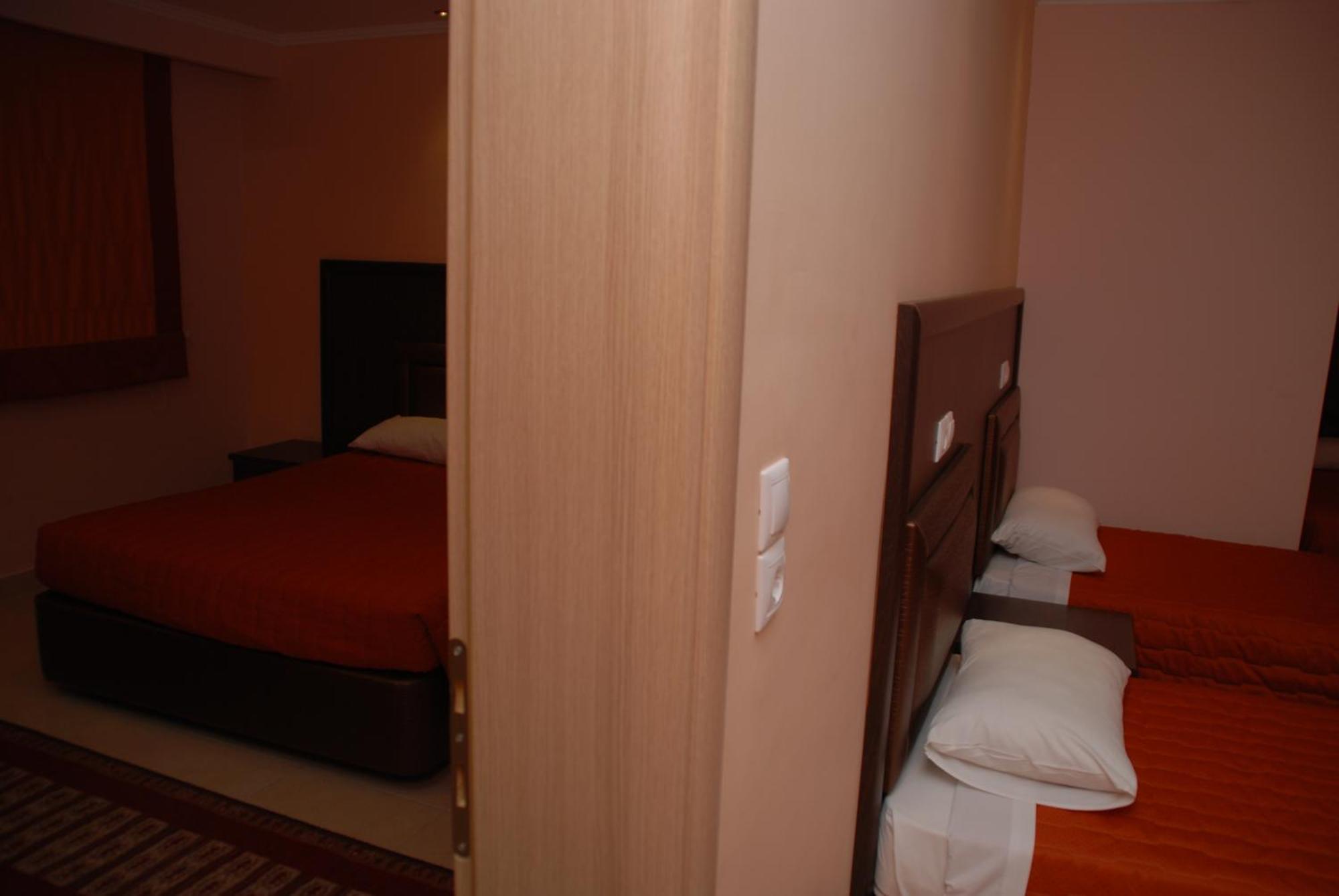 Grand Platon Hotel Олимпиаки-Акти Экстерьер фото